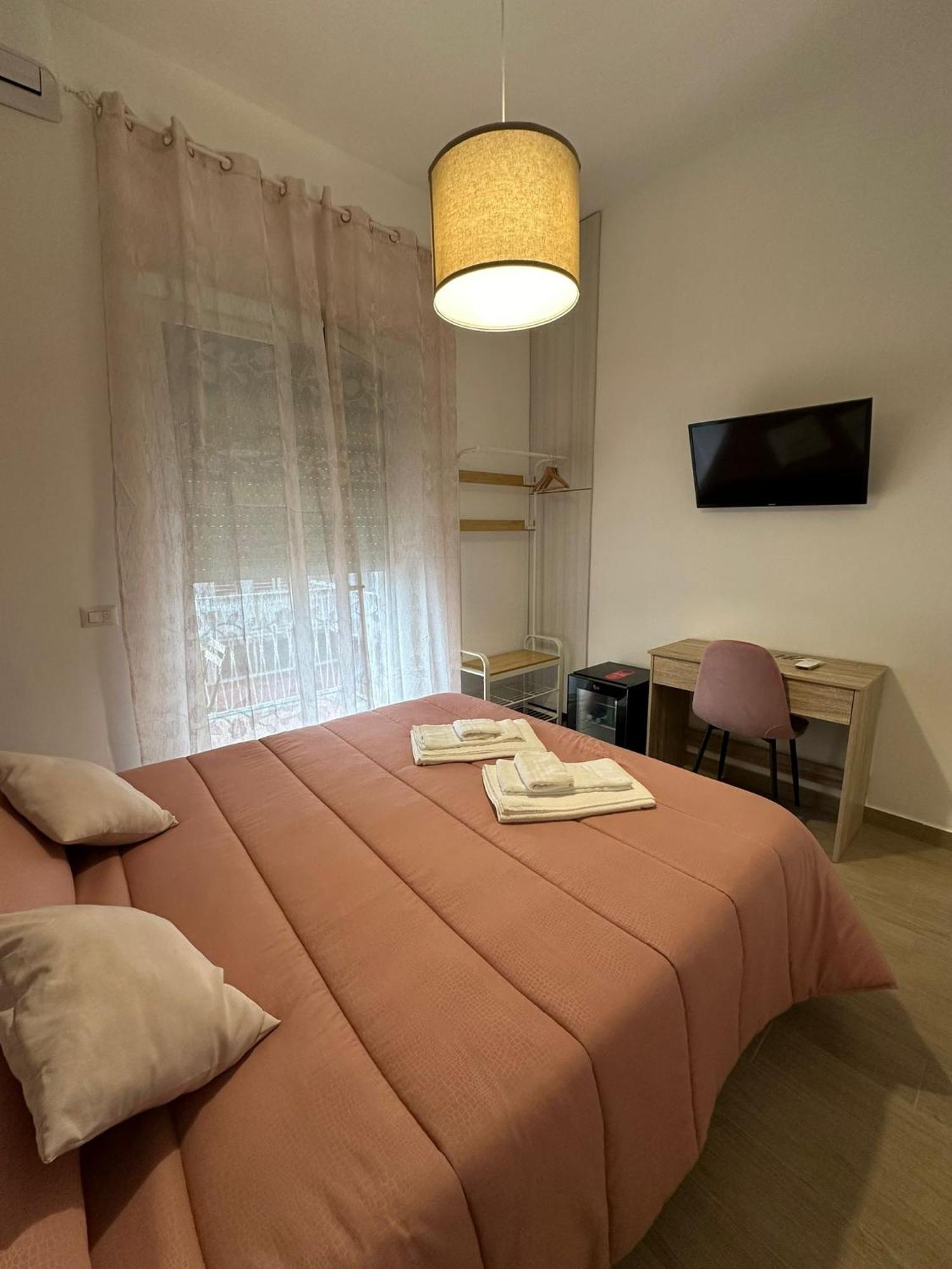 Zelia Naples