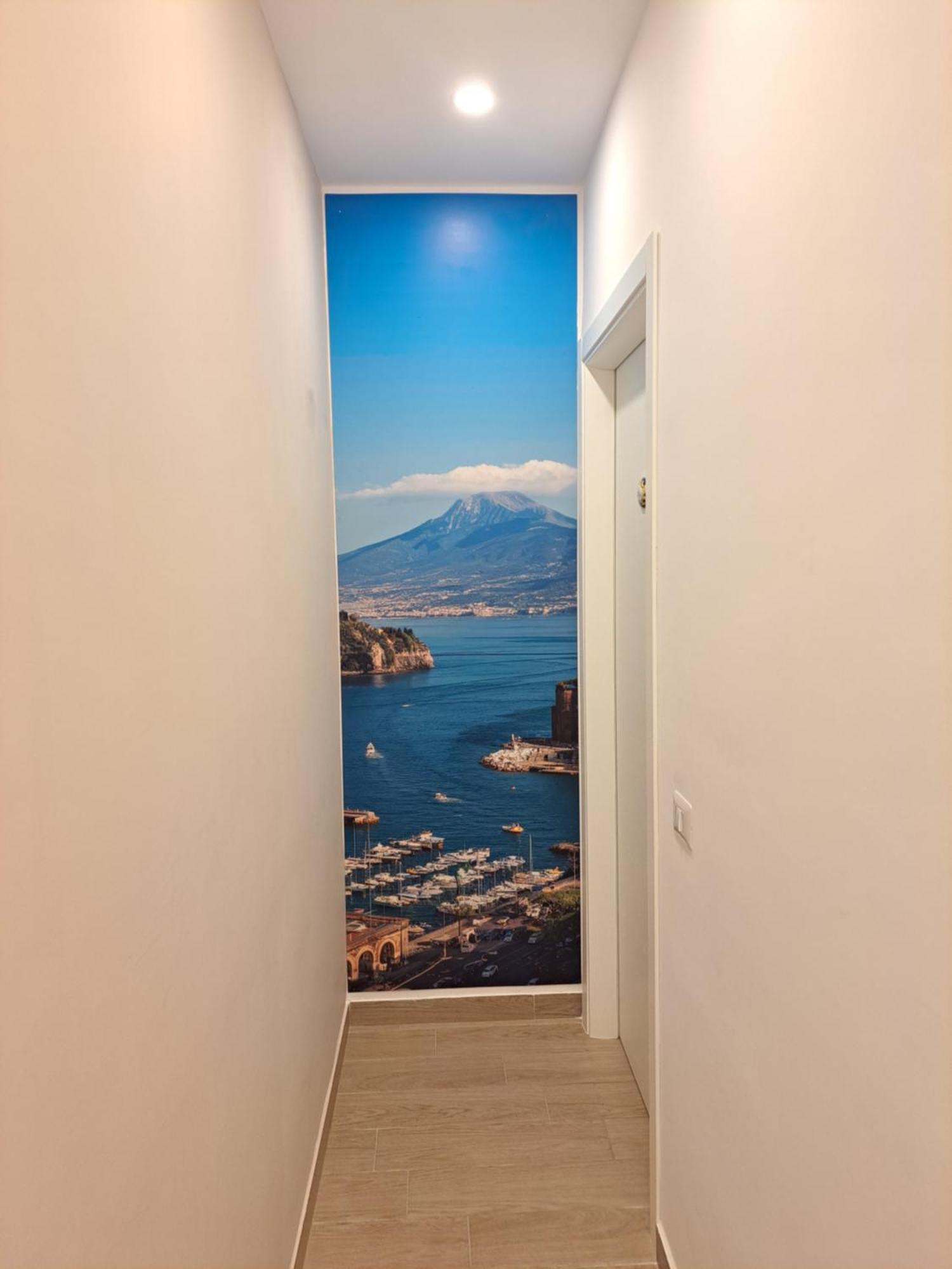 Zelia * Naples
